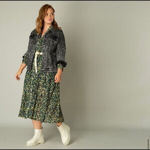 NWT Yest Jacquard Print Jersey Long Sleeved Button Front V Neck Dress Size 6